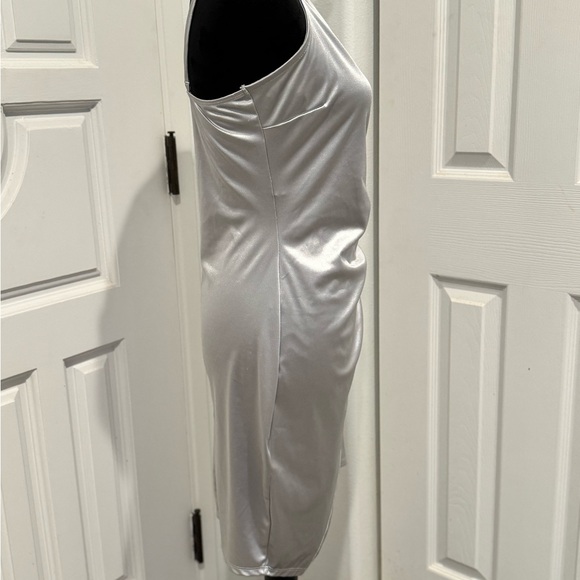 E.L.H Studio Women's Silver Dress Spaghetti Strap Wrap Fitted Size Large NWOT - Picture 3 of 6